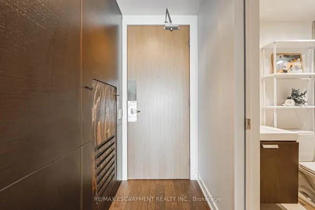 Additional image 6 of 629 King St Unit 627