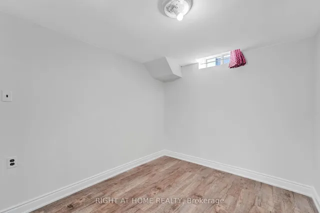 Additional image 32 of 105 Hupfield Tr