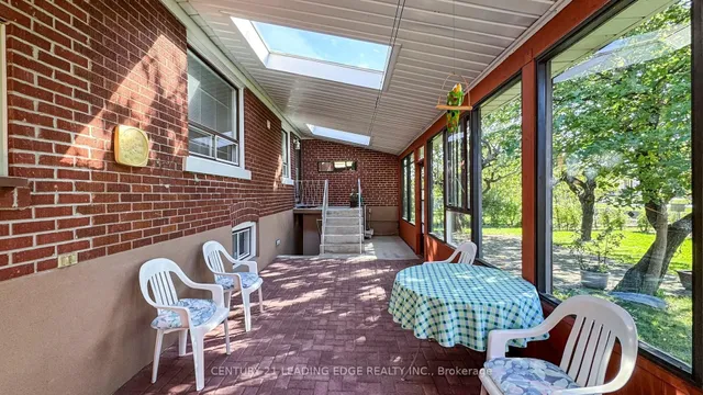 Additional image 37 of 325 Waterloo Ave