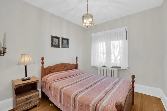 Additional image 32 of 48 Westmount Ave