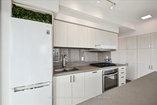 Additional image 7 of 501 St Clair Ave Unit 905