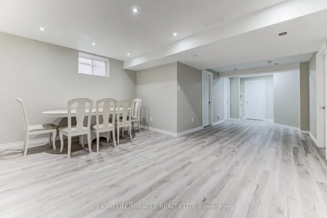Additional image 33 of 124 Winding Wood Cres