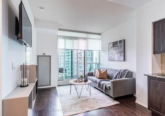 215 Fort York Blvd Unit 712
