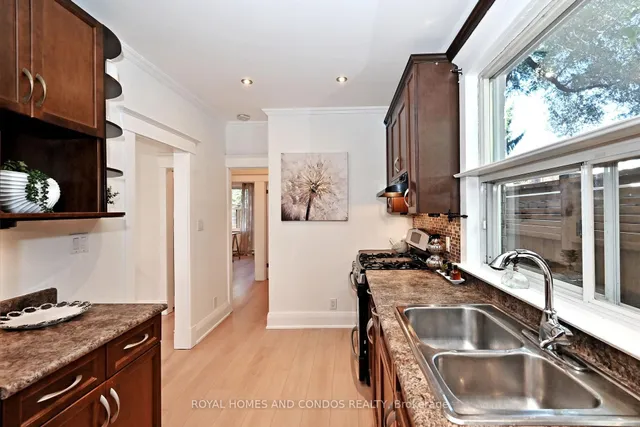 Additional image 18 of 38 Gates Ave