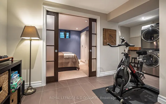 Additional image 30 of 151 Forman Ave