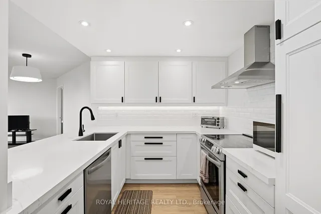 Additional image 10 of 5 Concorde Pl Unit 1208