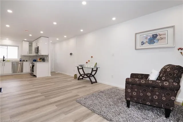 Additional image 11 of 50 Westmount Rd Unit 8