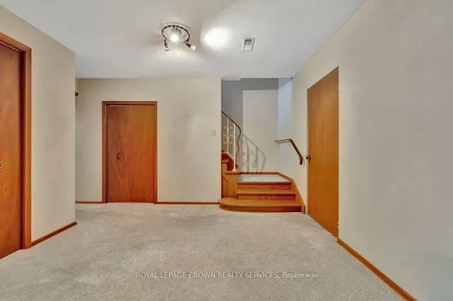 Additional image 29 of 73 Champlain Cres