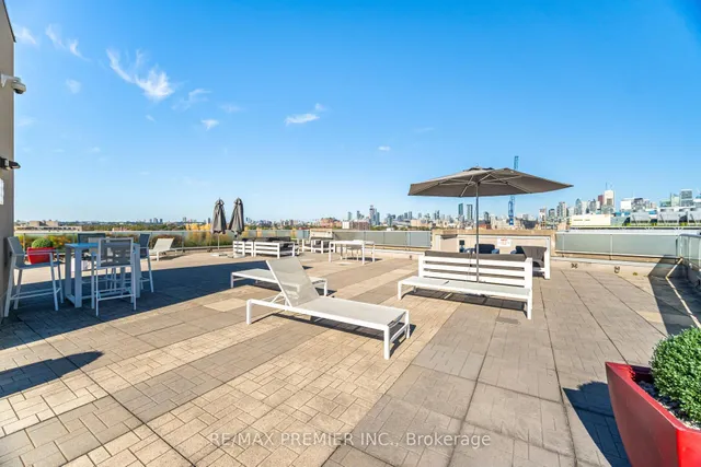 Additional image 33 of 1005 King St Unit 717