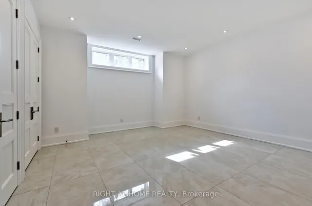 Additional image 41 of 27 Hurlingham Cres