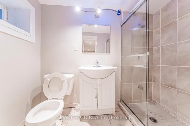 Additional image 43 of 889 Avenue Rd