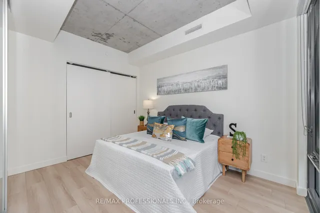 Additional image 24 of 111 Bathurst St Unit 716