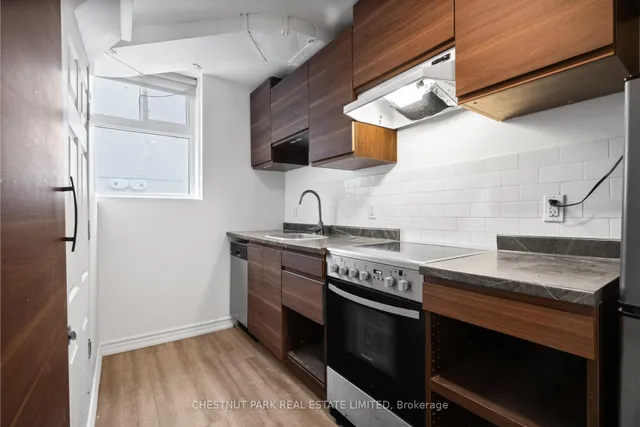 Additional image 38 of 371 Howland Ave