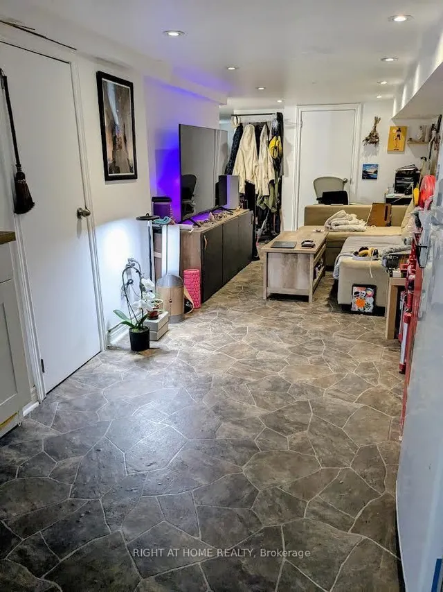 Additional image 33 of 239 Woodbine Ave