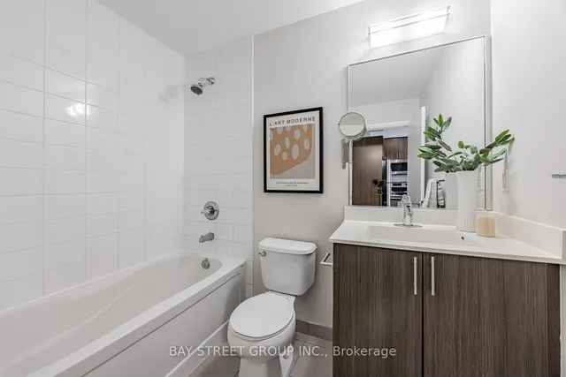 Additional image 20 of 17 Kenaston Gdns Unit 413