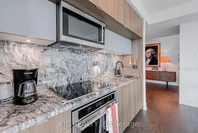 Additional image 10 of 585 Bloor St Unit 3923