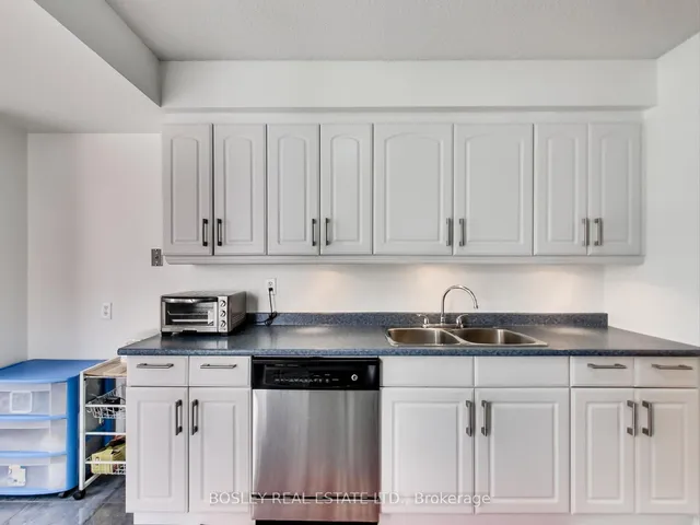 Additional image 13 of 100 Upper Madison Ave Unit 203