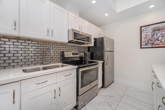 Additional image 13 of 2800 KEELE St Unit TH 107