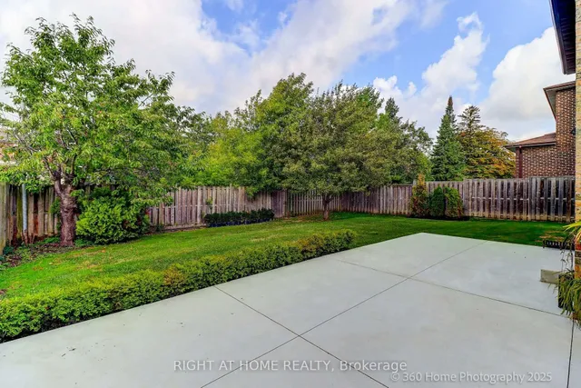 Additional image 33 of 44 Beamsville Dr