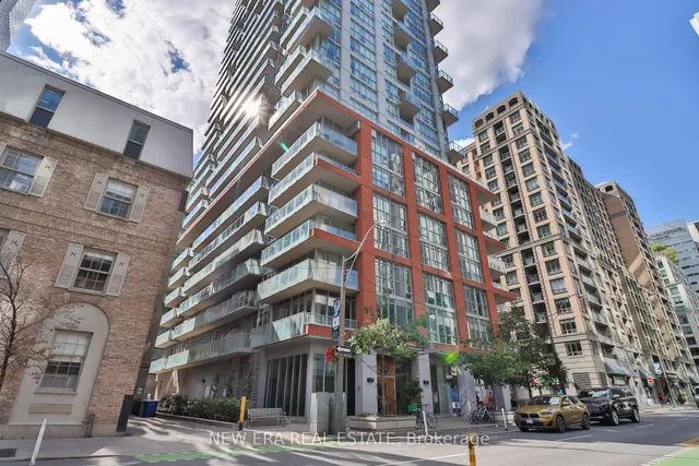 126 Simcoe St Unit 411