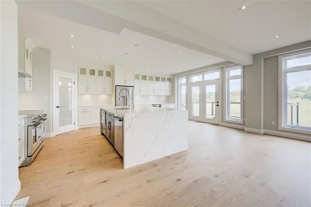 Additional image 16 of 329 Rivertrail Ave