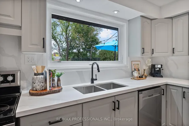 Additional image 20 of 18 Lavington Dr