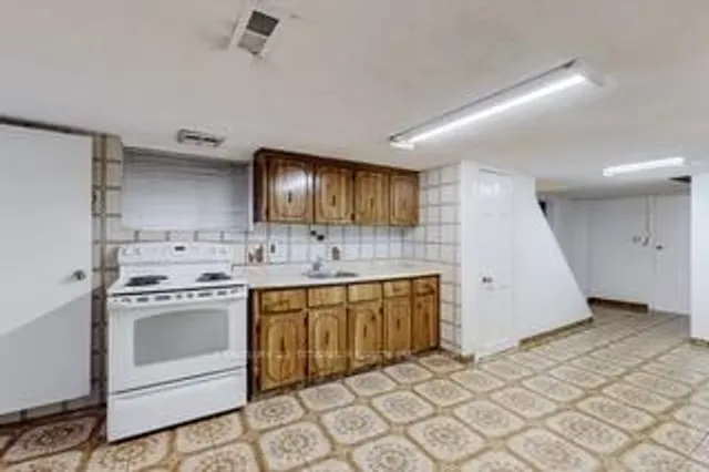 Additional image 20 of 67 Holland Park Ave