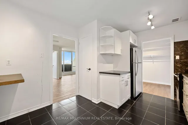 Additional image 26 of 362 The East Mall Unit 1907