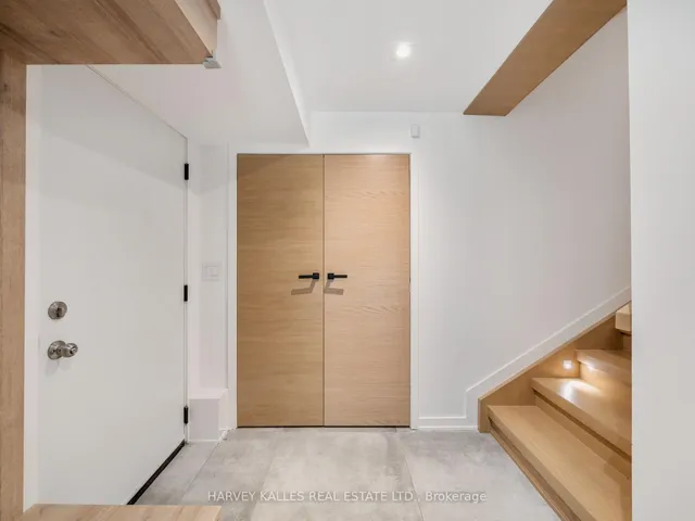 Additional image 41 of 585 Bedford park Ave