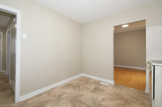 Additional image 16 of 15 Niagara Rd