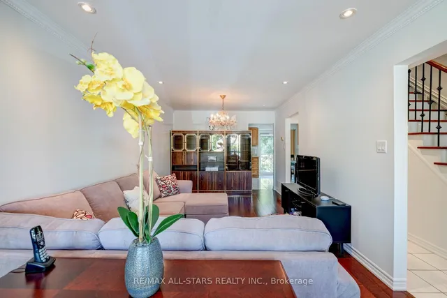 Additional image 11 of 8A Ruthven Pl