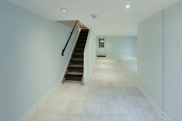 Additional image 33 of 163 Maplewood Ave