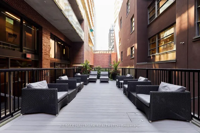 Additional image 31 of 90 Broadview Ave Unit 211