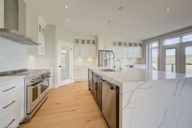 Additional image 8 of 329 Rivertrail Ave