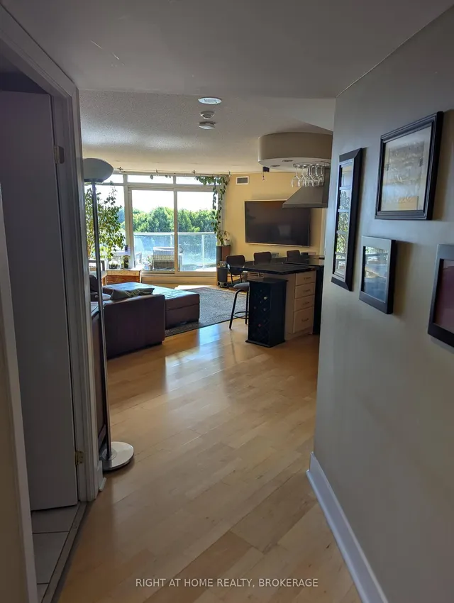 Additional image 18 of 550 Queens Quay W Quay Unit 608