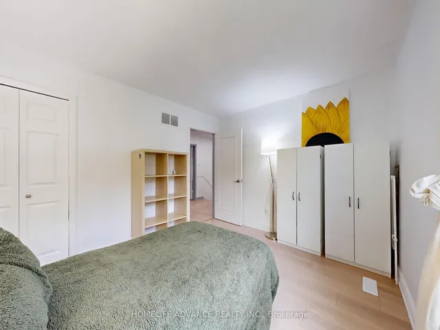Additional image 33 of 75 Mossbrook Cres