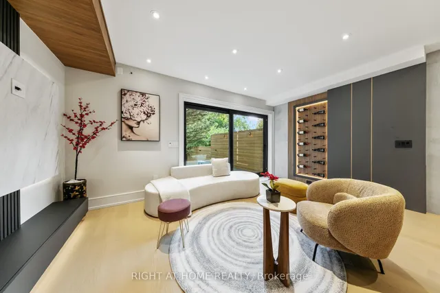 Additional image 3 of 35 Woburn Ave