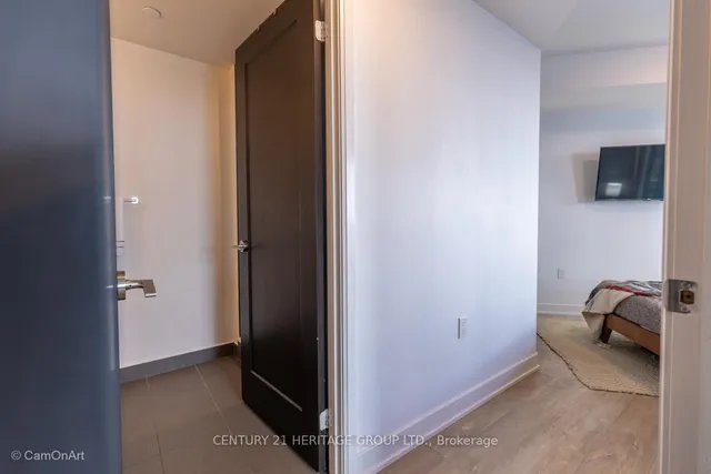 Additional image 23 of 27 Bathurst St Unit 1001