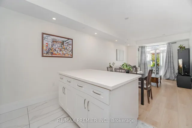 Additional image 14 of 2800 KEELE St Unit TH 107