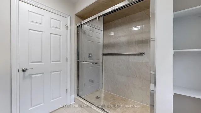 Additional image 20 of 107 Lawrence Cres