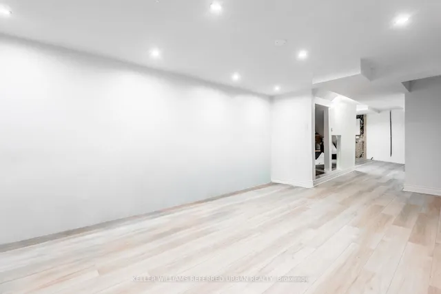 Additional image 41 of 84 Lowry Sq