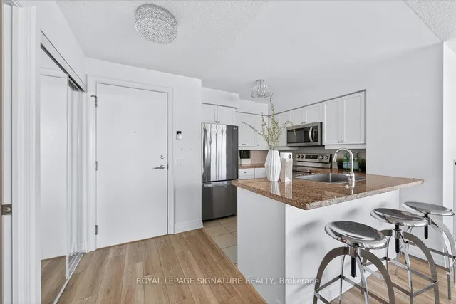 Additional image 19 of 25 Greenview Ave Unit 1520