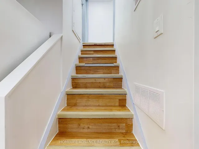 Additional image 38 of 75 Mossbrook Cres