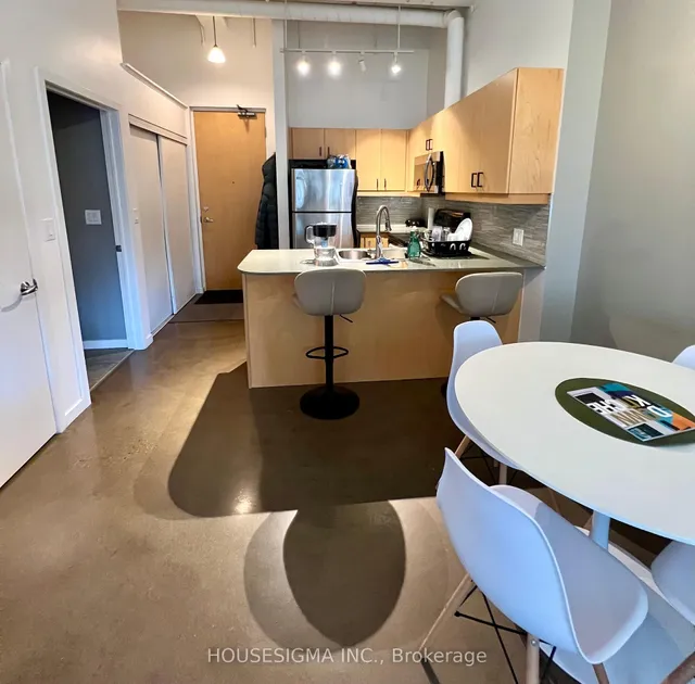 Additional image 14 of 404 King St Unit 109