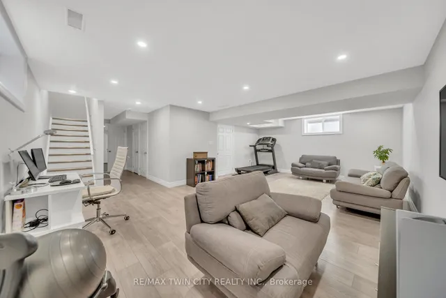 Additional image 31 of 536 Landgren Crt