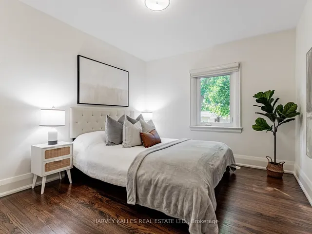 Additional image 7 of 566 Oriole Pkwy