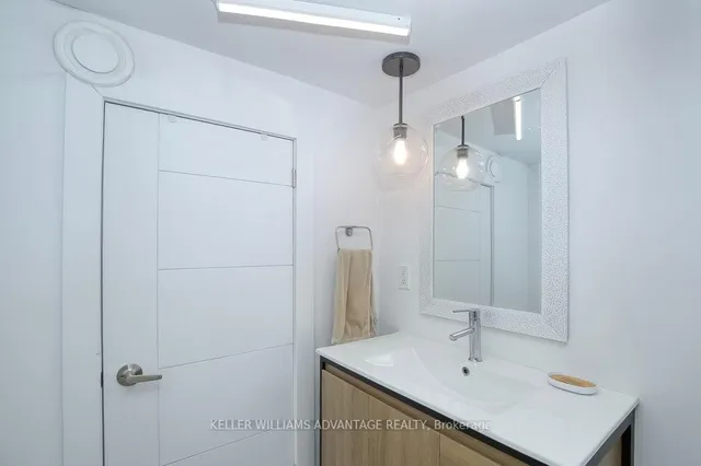 Additional image 44 of 32 Bartlett Ave