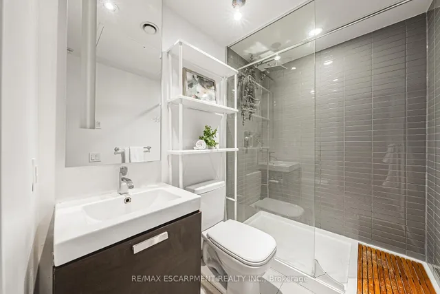 Additional image 21 of 629 King St Unit 627