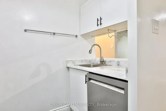 Additional image 18 of 1055 Bay St Unit 2209