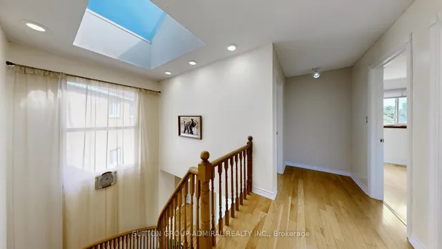 Additional image 21 of 33 Carnival Crt